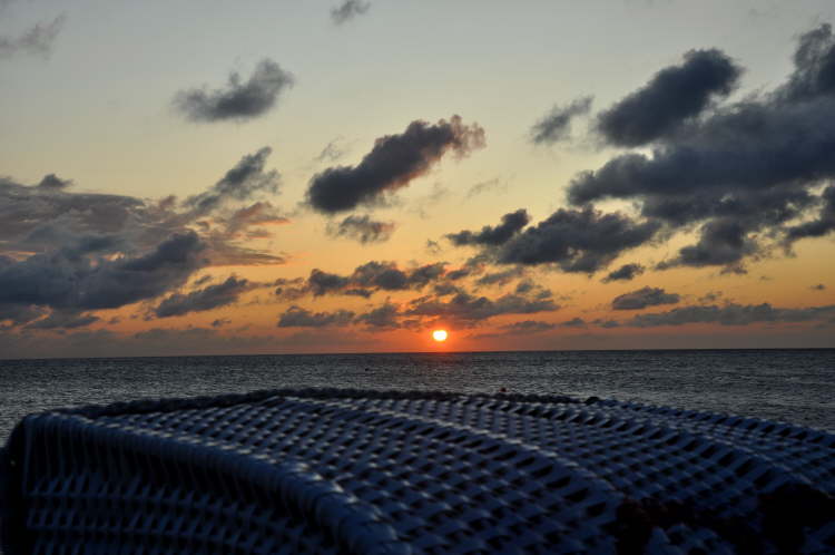 ma's atelier Strandkorb im Sonnenuntergang Bojendorf auf Fehmarn